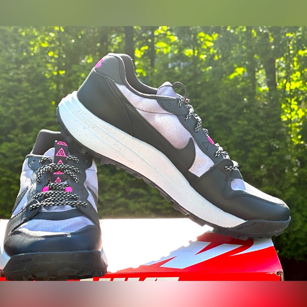 NEW Nike ACG Lowcate SE Casual Sneaker - Mens US 10.5 | Womens US 12